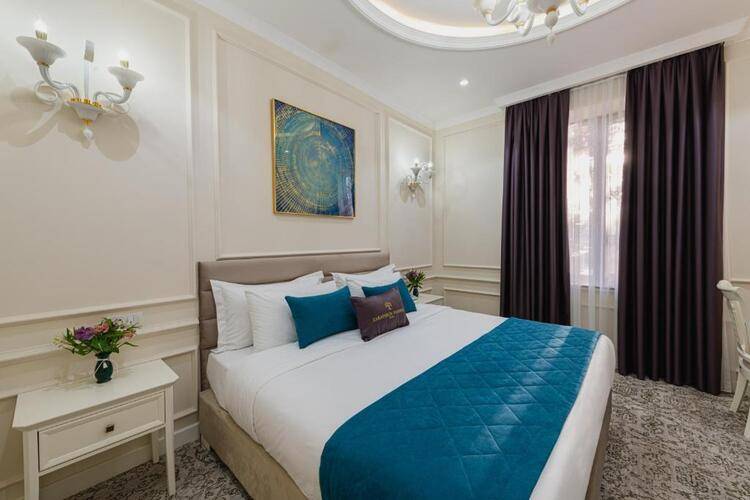 Zarafshon Parkside Hotel
