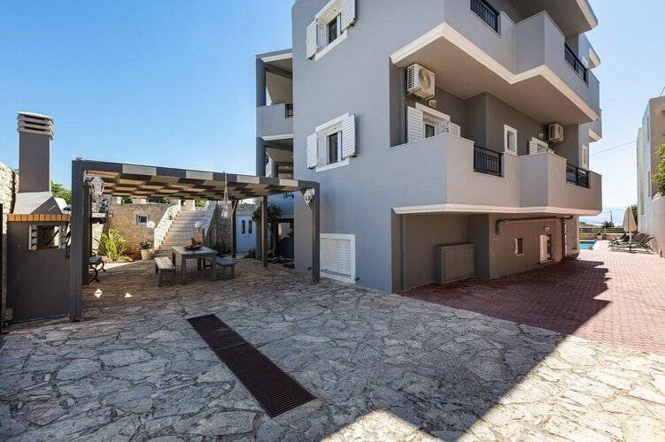 Helena's Aparthotel
