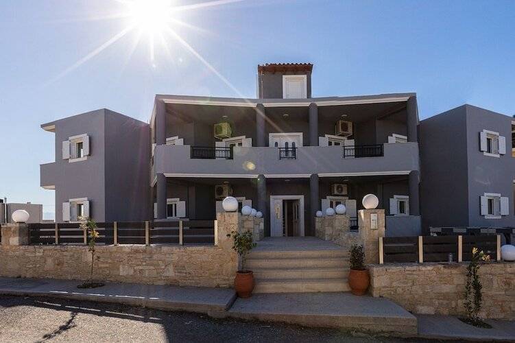 Helena's Aparthotel