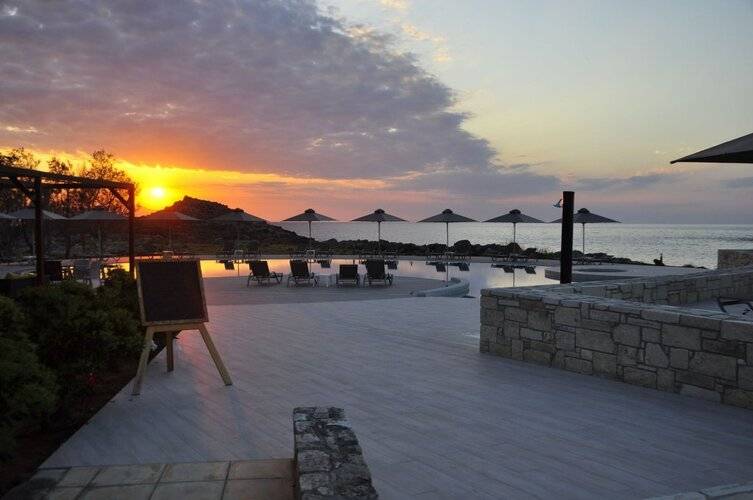 Kavos Hotel