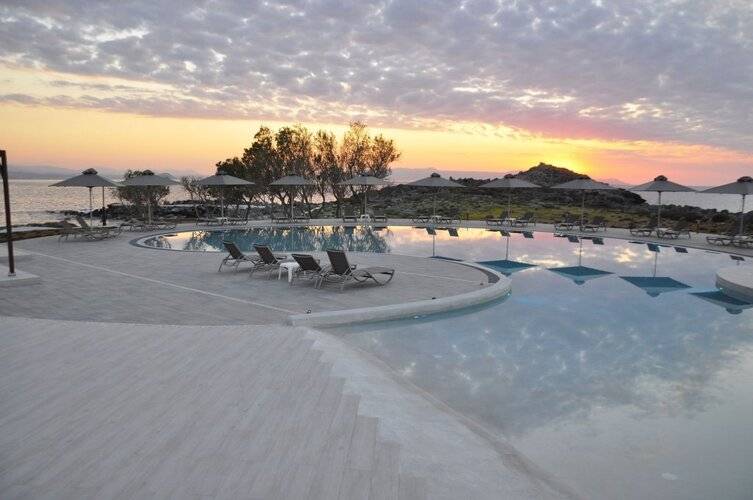 Kavos Hotel