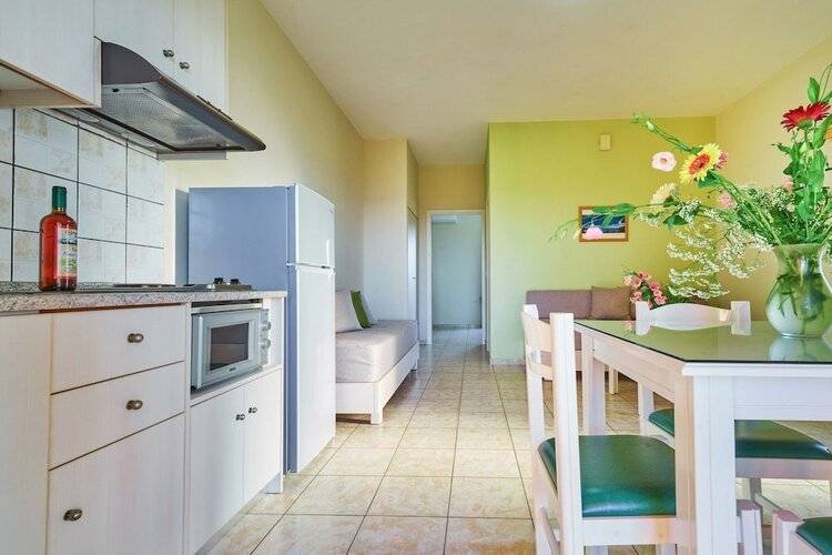 Nanakis Beach Apartments