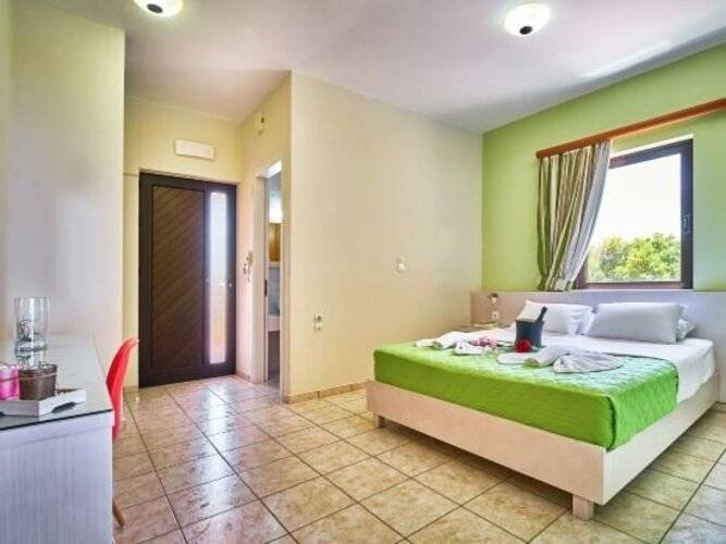 Nanakis Beach Apartments