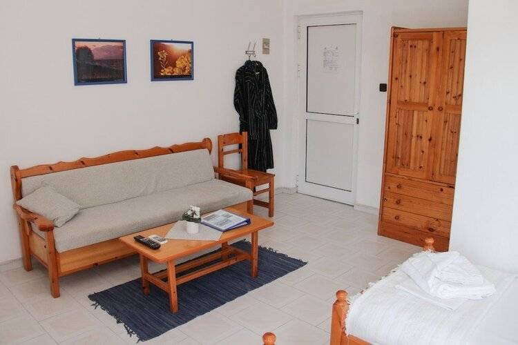 Blue Dolphin Studios & Apartment