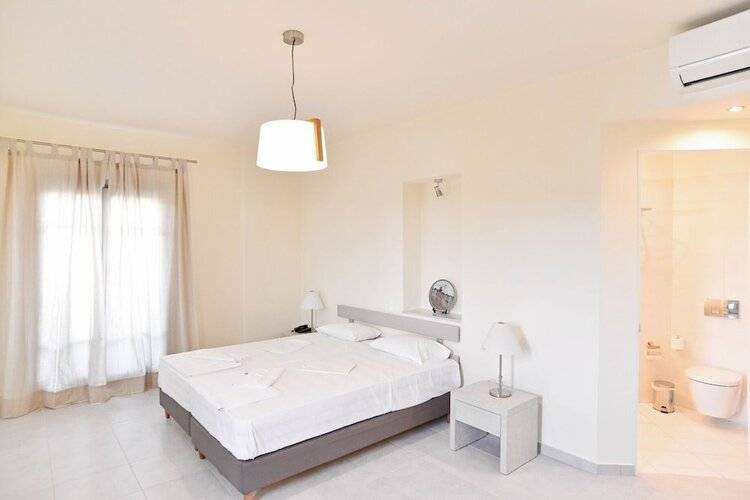 Erato Hotel
