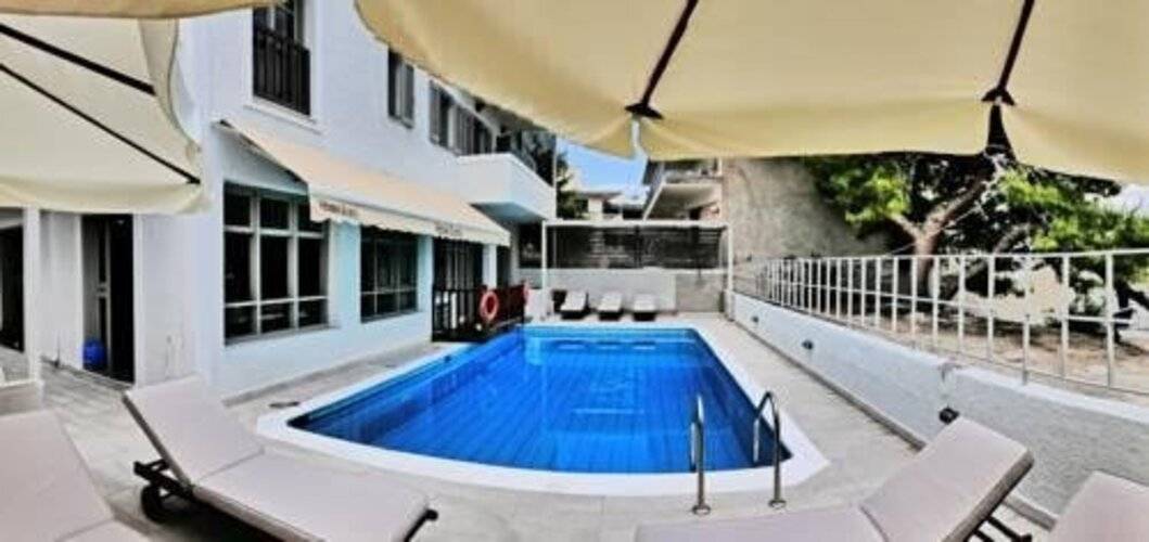 Erato Hotel