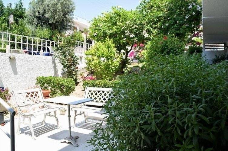 Erato Hotel