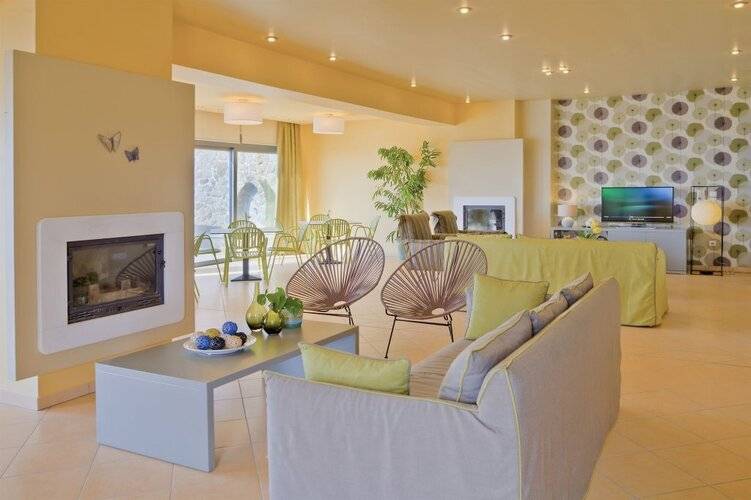 Marini Luxury Apartments And Suites