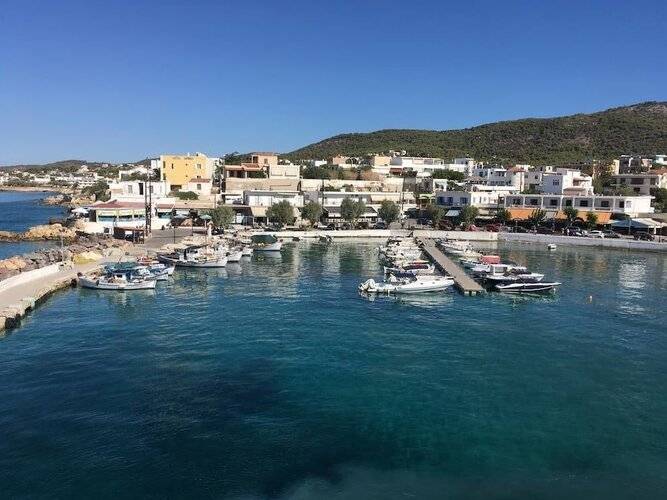 Mistral Apartments Aegina