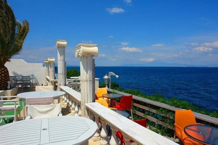 Mistral Apartments Aegina