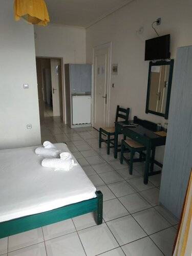 Mistral Apartments Aegina