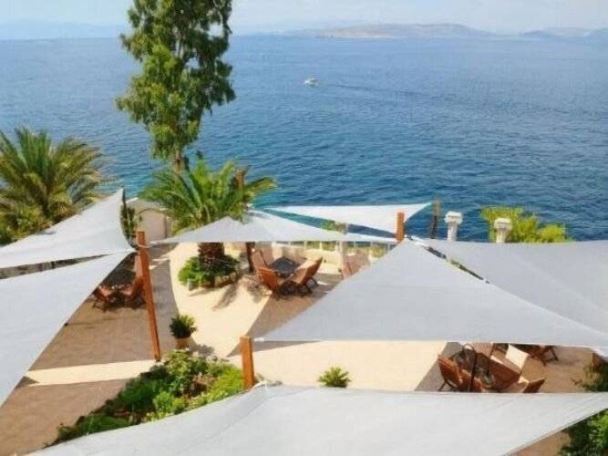 Mistral Apartments Aegina