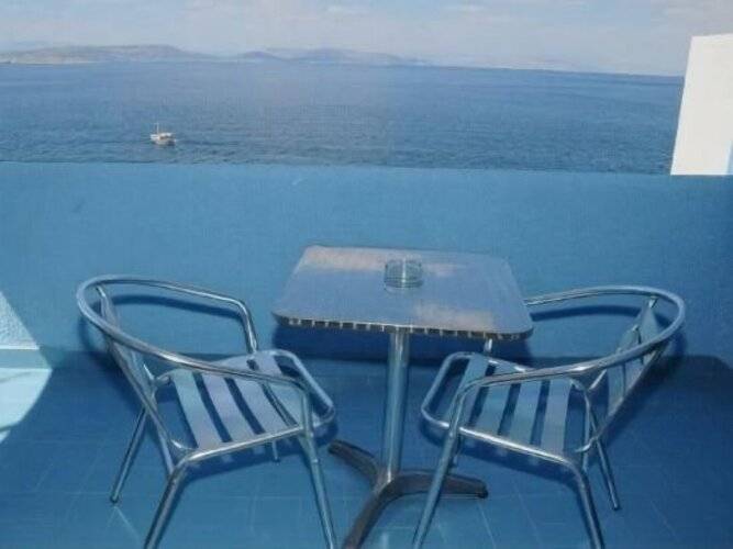 Mistral Apartments Aegina