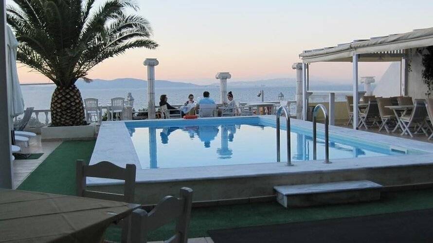 Mistral Apartments Aegina