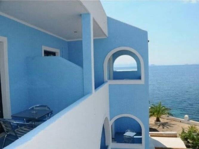 Mistral Apartments Aegina
