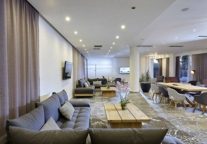 Vasia Royal Hotel