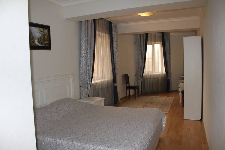 Hotel She