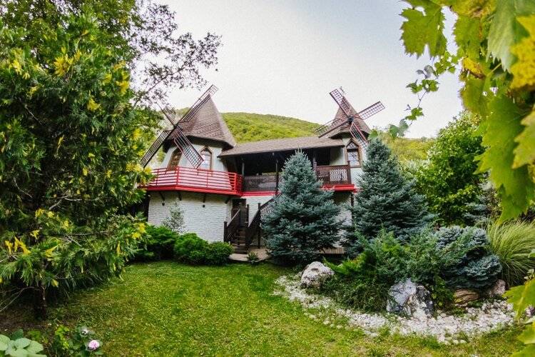 Загородный Клуб "Лесная Заимка"