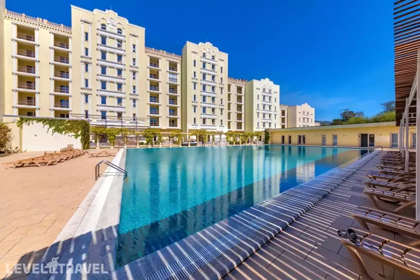 Апартаменты С Бассейном На Берегу Моря Сады Морей