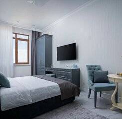 $item['hotel']['name']