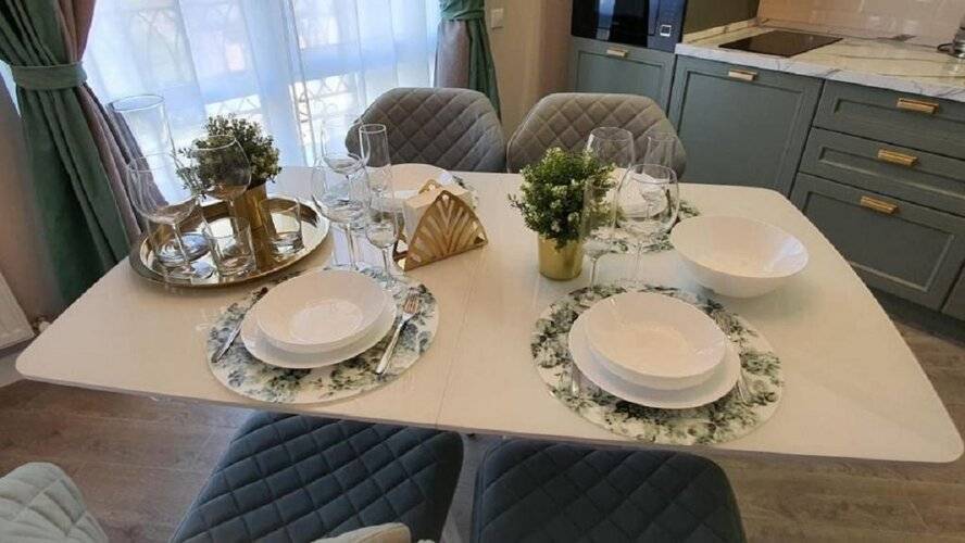 Апартаменты В Современном Стиле В Жк "Изумрудный Город"