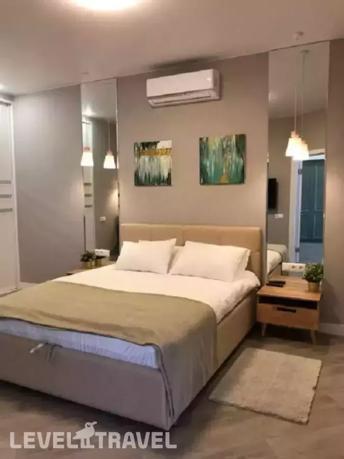 Апартаменты В Современном Стиле В Жк "Изумрудный Город"