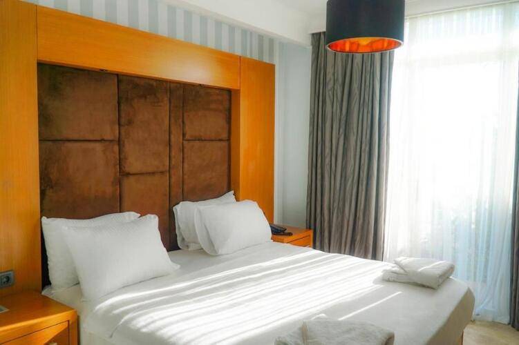 Marina Bay Hotel