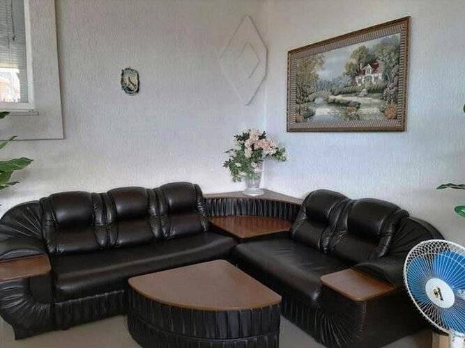 Гостевой Дом Дельфин На Черноморской