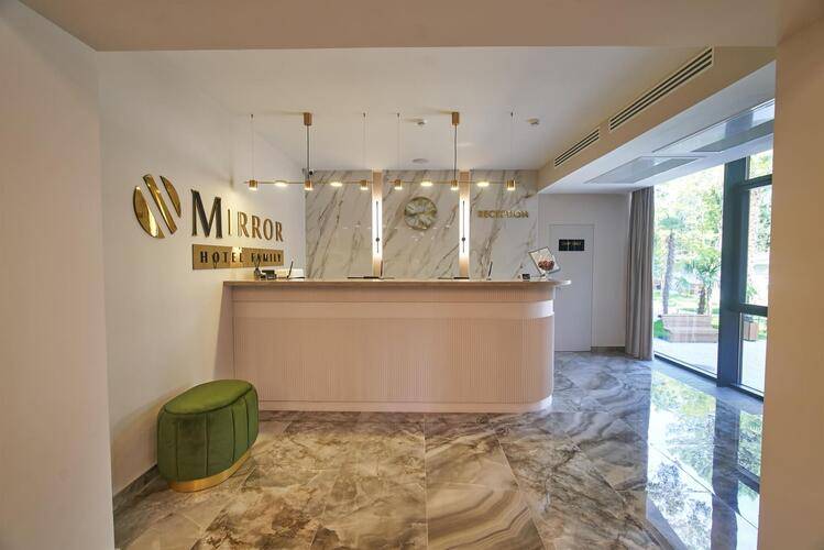 Mirror Family Апарт-Отель