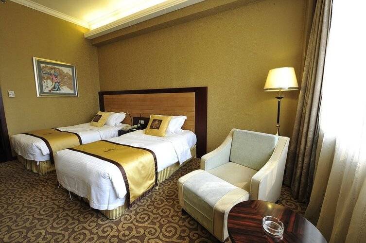 Jianguo Qianmen Hotel