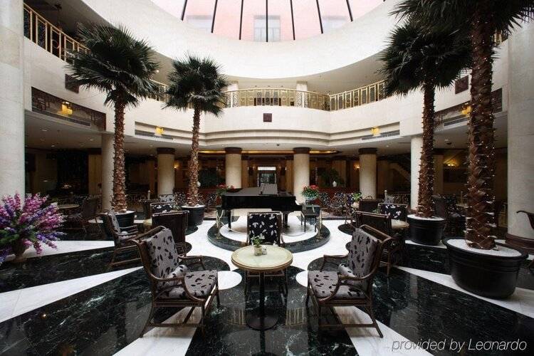 Jianguo Qianmen Hotel