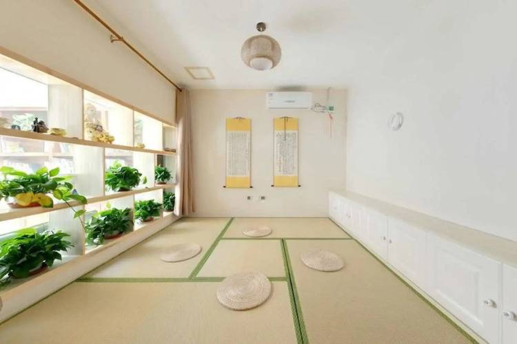 Gubei Water Town Revolution Hotel