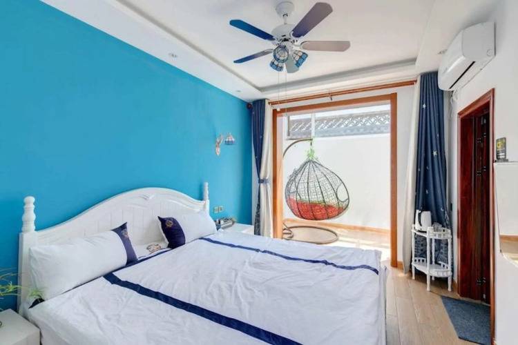 Gubei Water Town Revolution Hotel