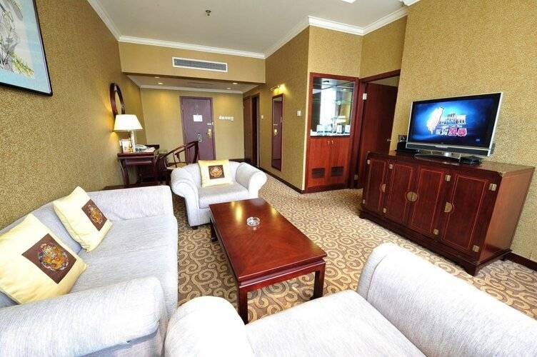 Qian Men Jian Guo Hotel