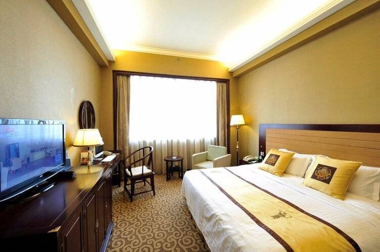 Qian Men Jian Guo Hotel