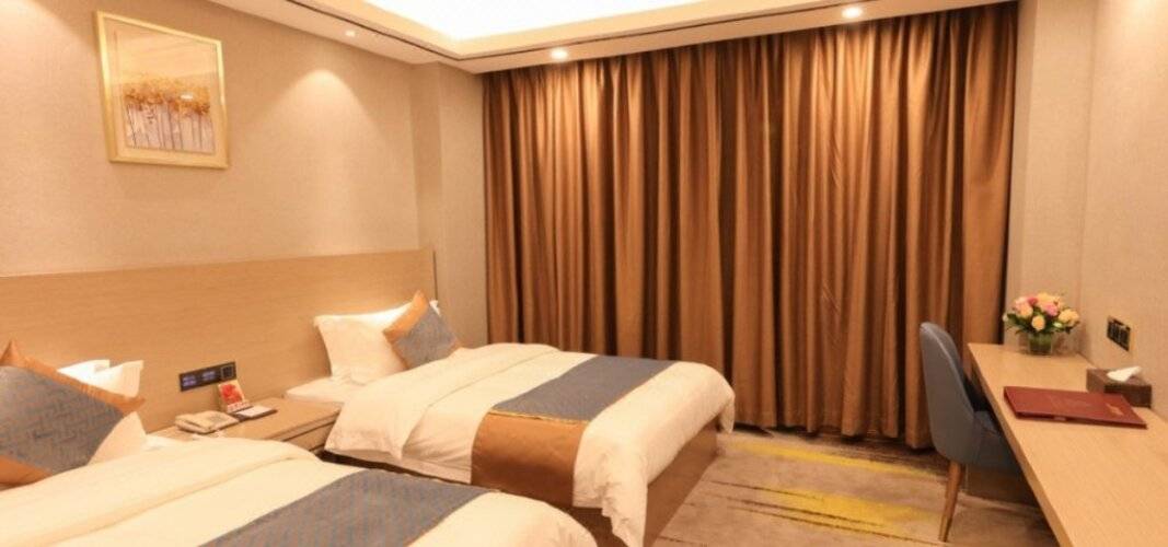 Five Rams City Hotel