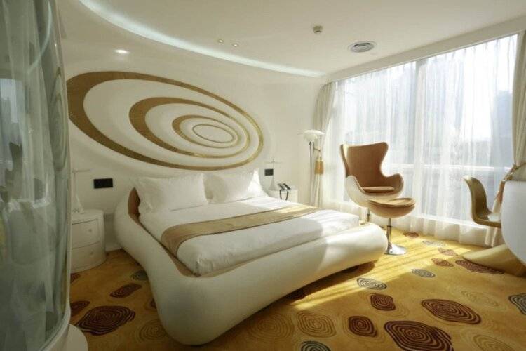 Guangzhou Planet Hotel
