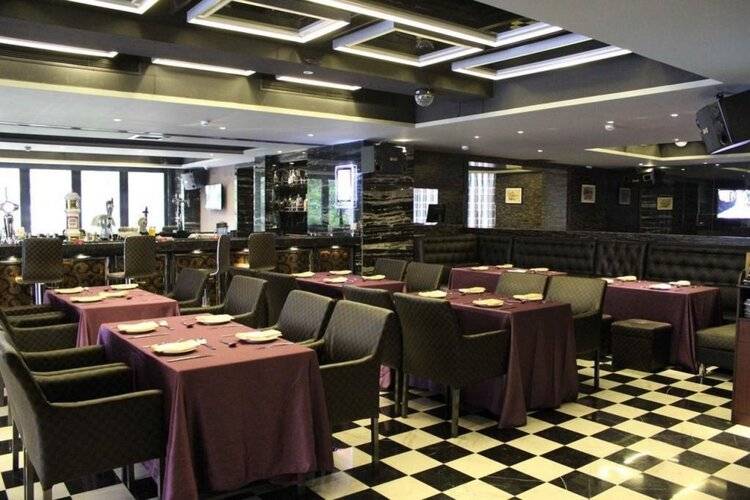 La Perle International Hotel