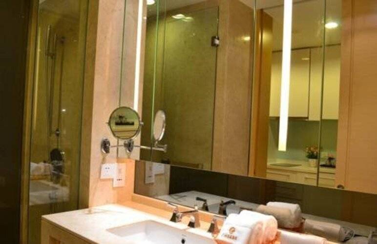 Yicheng Pazhou Poly World Trade Centre Apartment