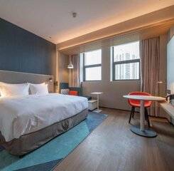 $item['hotel']['name']