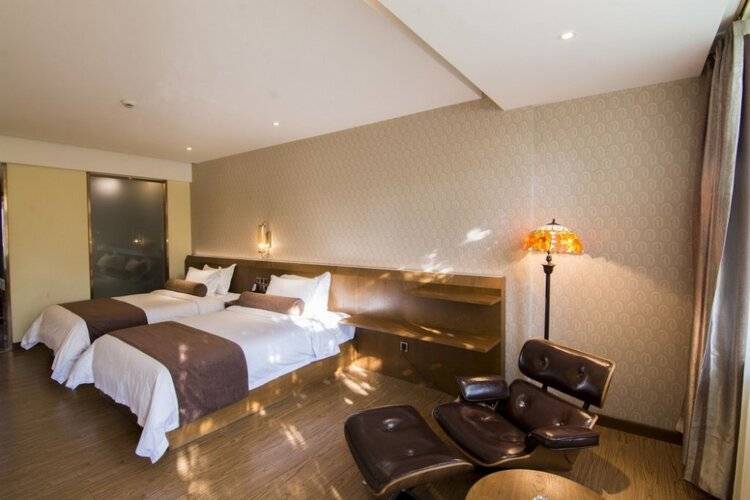 James Joyce Coffetel Guangzhou Railway Station Sanyuanli Metro Station