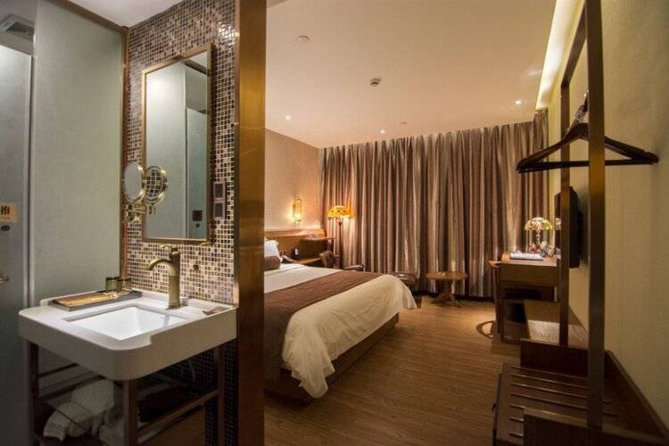 James Joyce Coffetel Guangzhou Railway Station Sanyuanli Metro Station