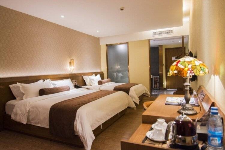 James Joyce Coffetel Guangzhou Railway Station Sanyuanli Metro Station