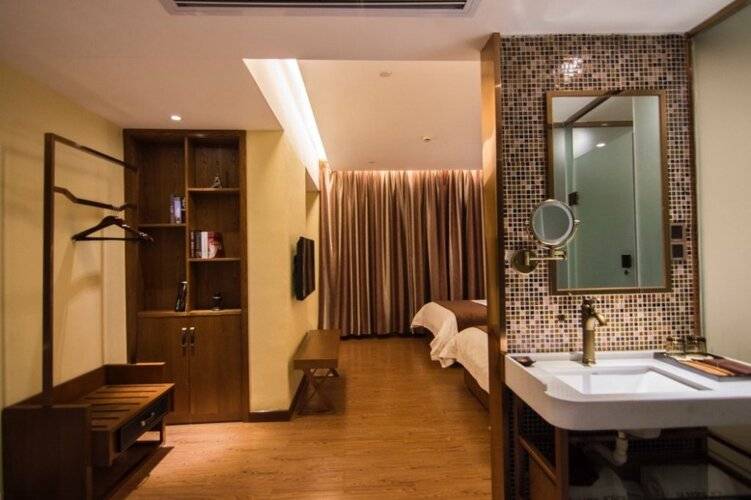 James Joyce Coffetel Guangzhou Railway Station Sanyuanli Metro Station