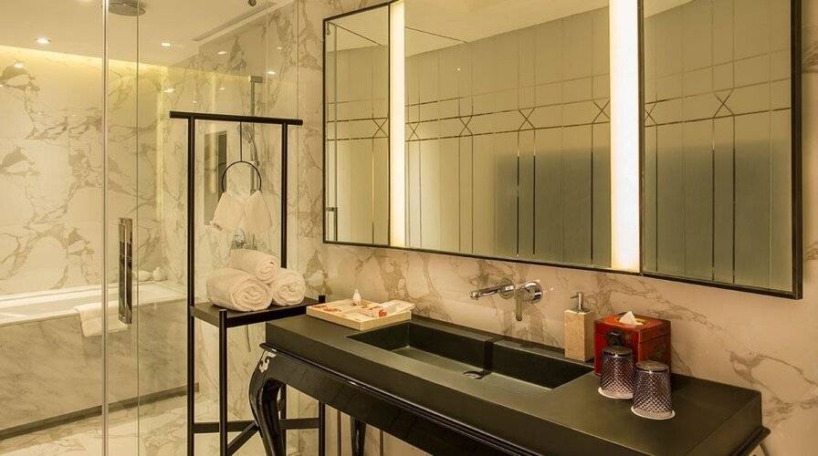 Ln Hotel Five