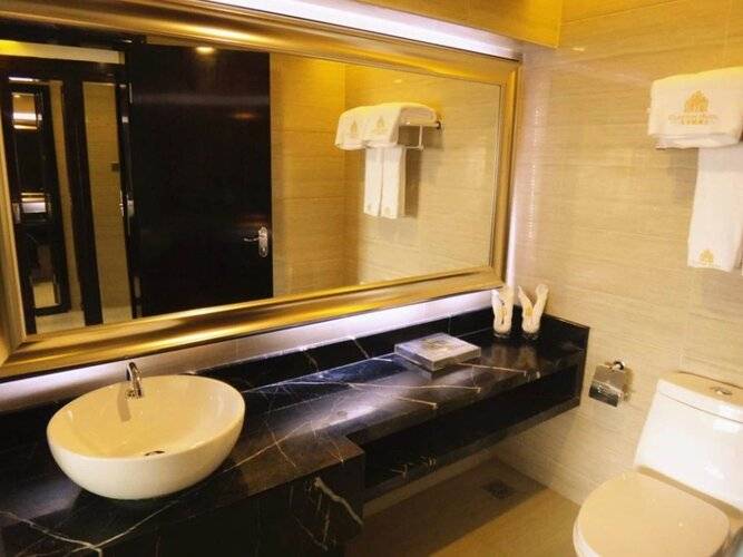 Clayton Hotel