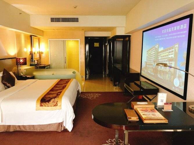 Clayton Hotel