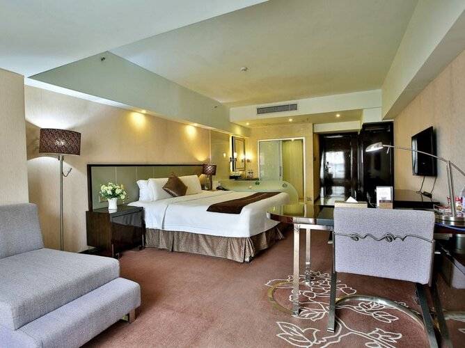 Clayton Hotel