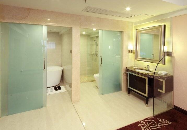 Clayton Hotel