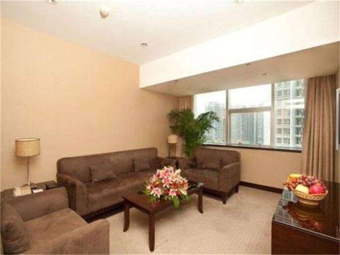 Skyline Plaza Hotel